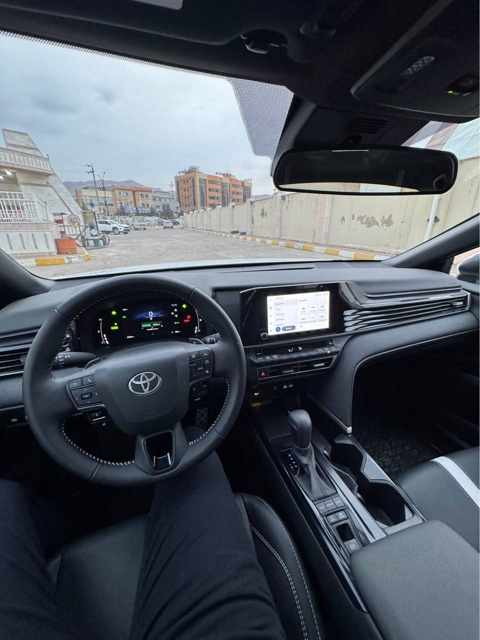 Toyota Camry SE Hev 2025 

بجم و خلفي كبس شرط ✔️

اربع ابواب صبغ و ارباك بس بردة طاك 👌
هايبرد و بانزين 🔋
كل شي بلادي شركة و بدون مصرف 💯
مواصفات SE المعروفة 🎖️

سعر 🔥 225 و مجال
مكان عقرة "ئاكرئ"
واتس اب و كورك *********** اكر, نينوى
