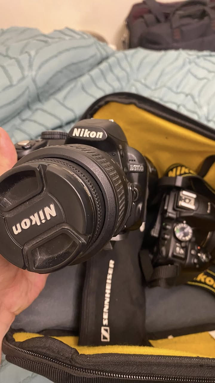 للبيع كاميرات مع نك مايكات استعمال بسيط
كاميرات 
نيكون 5300 و نيكون 3100
عدسات 
18-55 عدد 2 
70-300 عدد 1
نك مايكات
نك مايك بويا واير عدد 2
نك مايك بويا واير لس عدد 1
رامات عدد 2 
بطاريات عدد 2
شاحنات عدد 2
جنط عدد 3 واحدة كبيرة و 2 صغيرات
عنواني بغداد 
للاستفسار ***********
