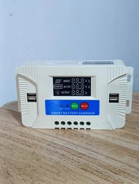 🔋 **منظّم شحن طاقة شمسية Smart Battery Charger – 50A** ☀️  منظّم شحن م...
