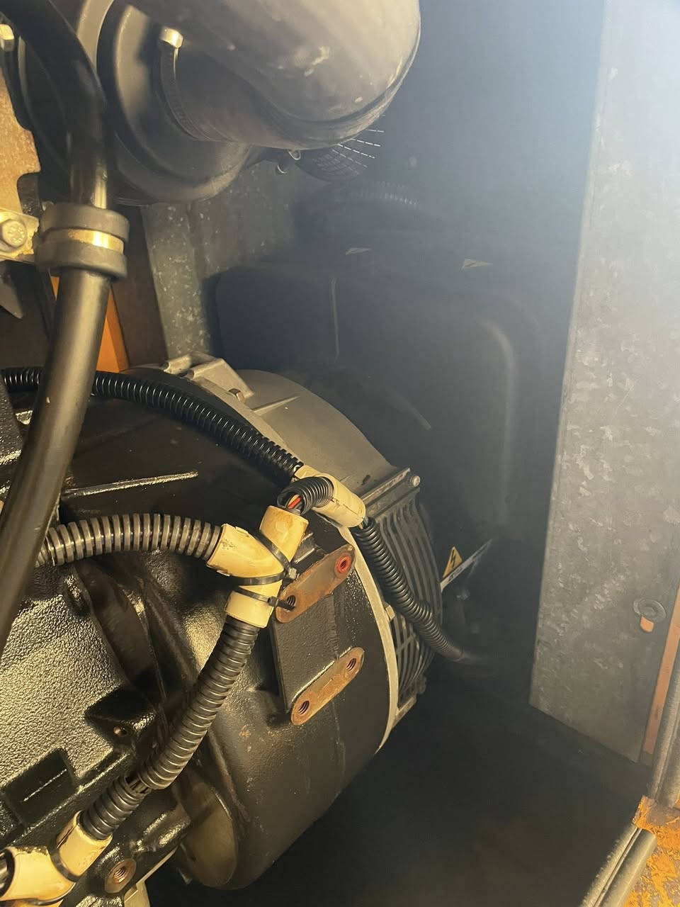 مولدة بيركنز ٣٠ كيفي
شرط حمل 
تجفيد جديد
٢٧ ورقة
***********
سليمانية
