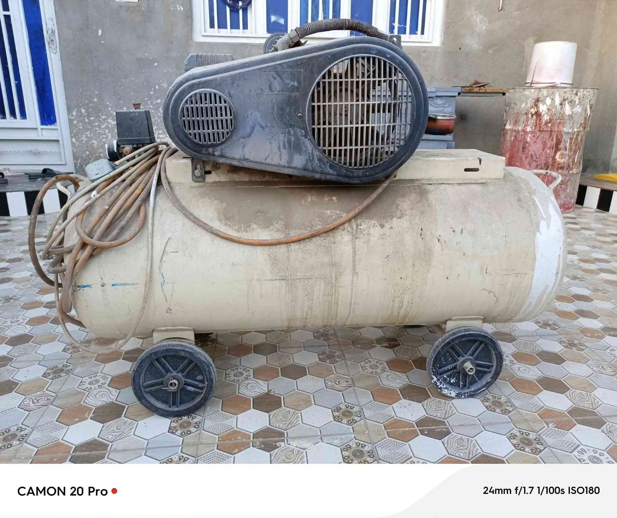 تاروسا هواء للبيع حجم كبير سعة ٢٥٠ لتر نظيفه جديدة اصليه بيه ضمان خمس سنوات سعرها ٥٠٠ الف دينار قفل للاستفسار الاتصال على الرقم ***********
