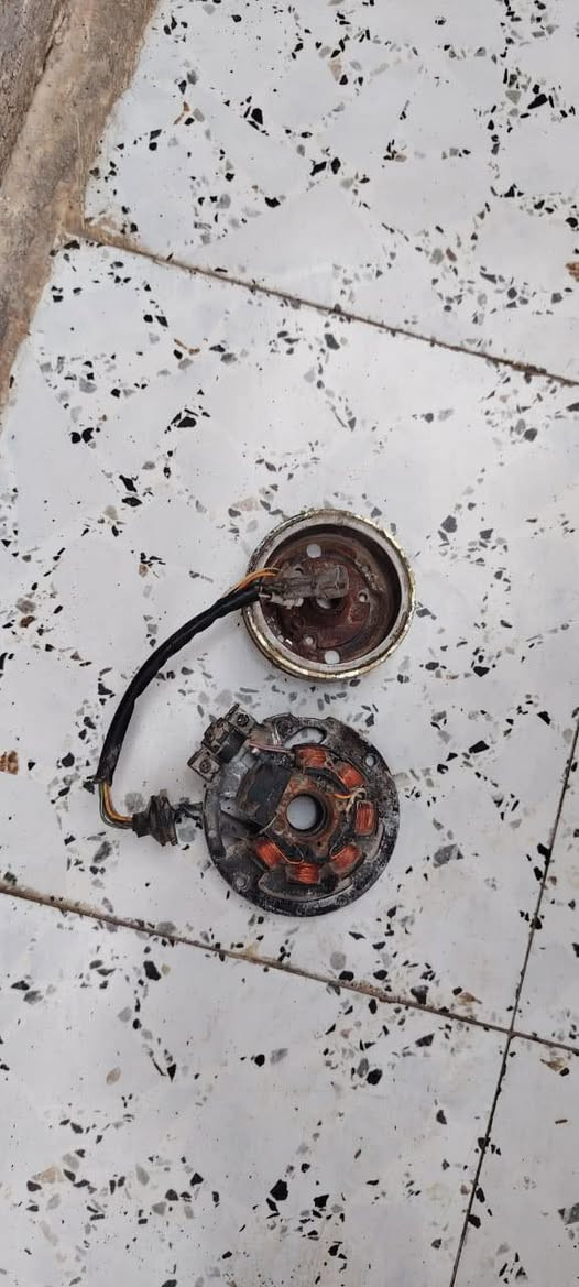 بس المكينة والتايرات هنة وويلهن الواحد ب10 الباقي كلة على 5 حي العسكري العابد قريب السوك ***********
