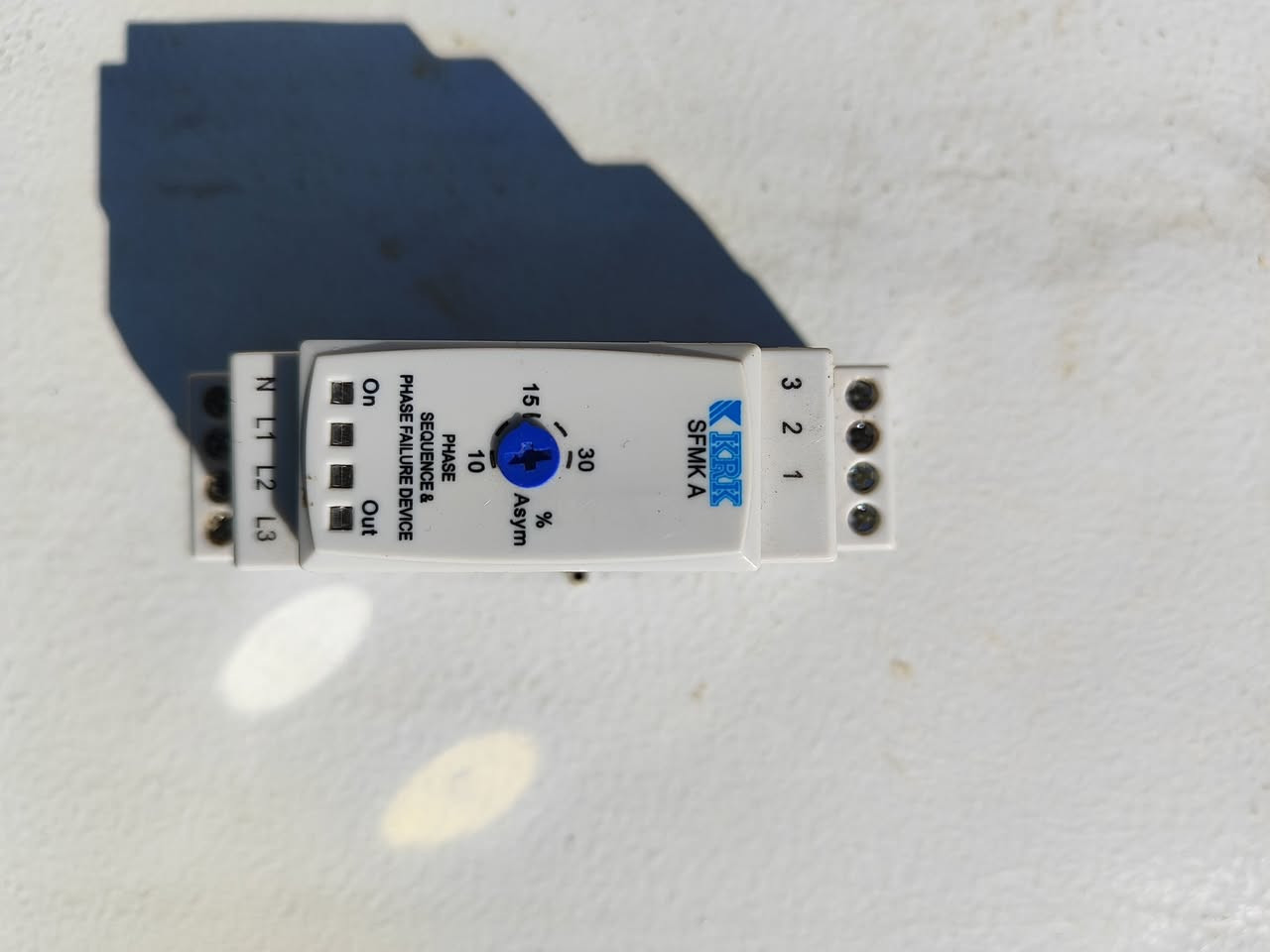 عل بركه الله تم وصول وجبه جديده من اجهزه البوردات و قواطع  باله اوربيه و سيم فيوزات محوله و كونتكترات بحجامه  ويوجد بوردات جديده  و  مستعمله وبضمان 6 اشهر  و وغطاسات ملفوفه  وغطاسات جديده ما ملفوفه  و وتجفيت كورات. 
  كل ما يحتاجه الفلاح اني بخدمته 
المكان  قضاء الدبس قريه المشيرفة 
الرقم ***********
