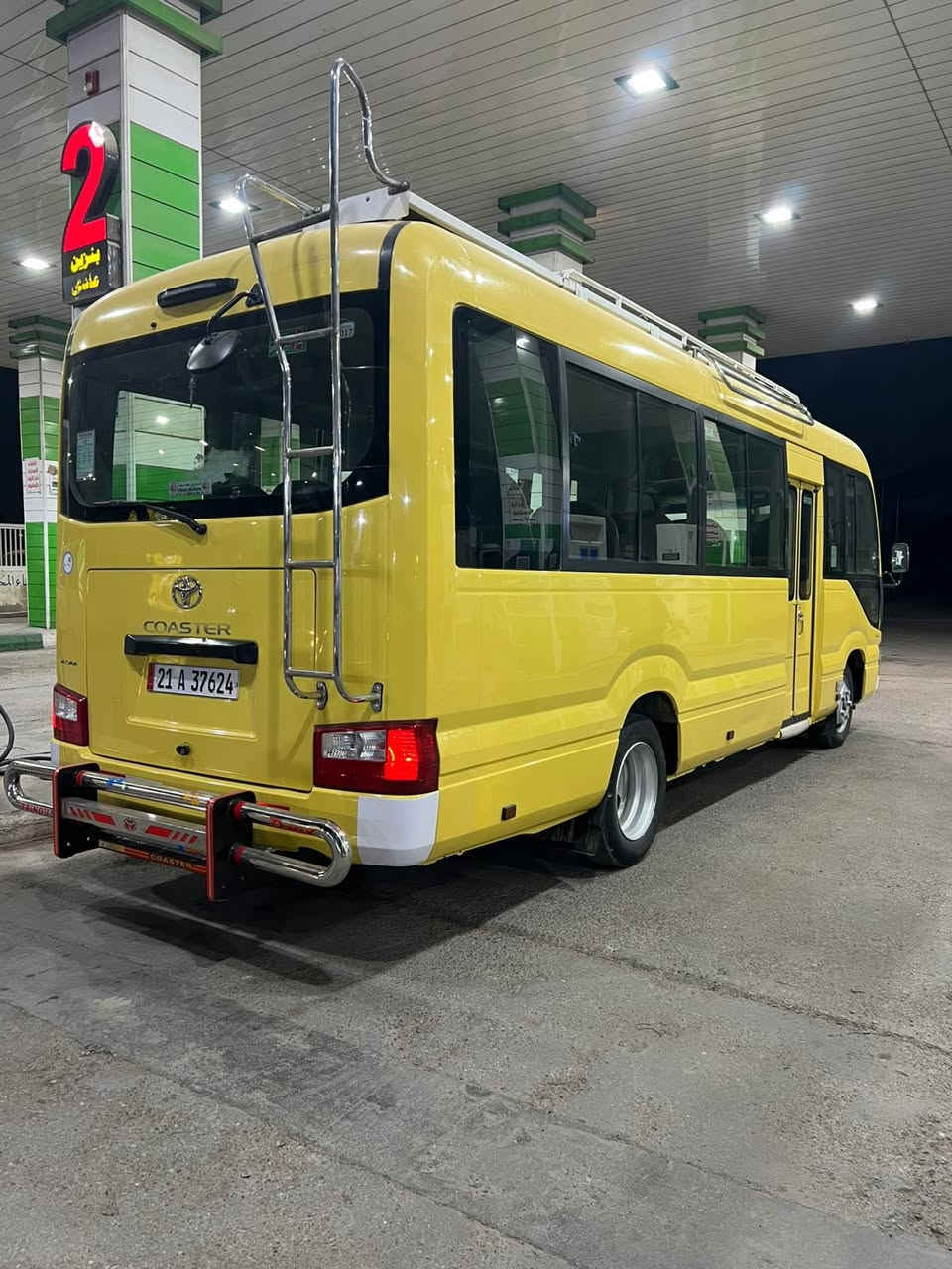 السلام عليكم كوستر مزيل 17 فيرنه مكينه وكير واكسل كفاله السياره خير من الله السعر 430 رقم التلفون ***********
