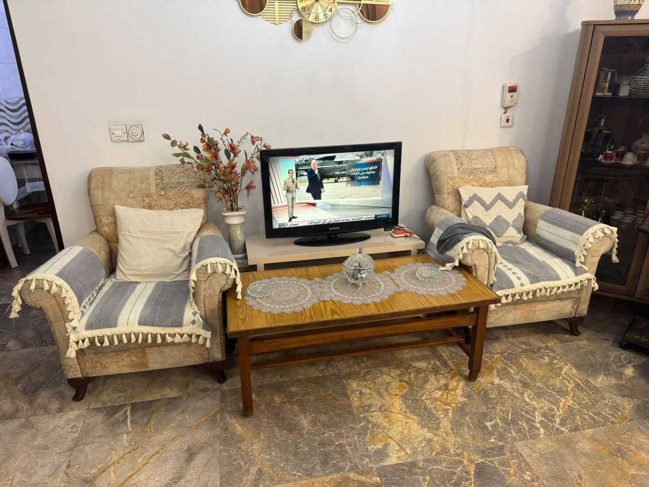 تخم نضيف للبيع ب325وبي مجال بسيط
***********
المنصور الداوودي

