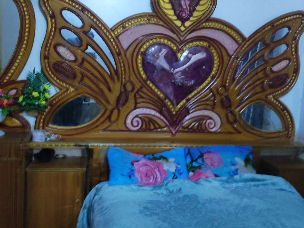 غرفة نوم تسكام استخدام قليل سعر 550
وبيها مجال مكان نجف معباسيات
***********
