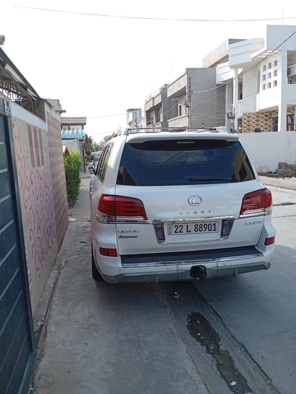 سلام عليكم لكزز سبورت موديل 2013 LXبريمي اصل السياره مكفوله كفاله عامه من كلل نواحي  يعني كلين تايتل  
مواصفات السياره Lx sport
داخل قرميدي 
سمعات ايتفون بلادي شركه ويا
بصمه ترحيب
نظام مانع تزحلك
ورقه بيانات 
كراسي كهرباي + خزن + تتفيه تبريد 
شاشه خلفيات دفيدي 
كامرات سستم 360+ 5كامرات
ثلاجه  
ثلاث مقاعد 
تبريد مركزي 
لايتات Led  زينون  
خزينه 
هواء مزدوج
نظام قياده Eco +sport
 مرايات كهرباي 
مرايات شفط اوتو
شفتات استيرن سبورت
رادار خلفي اوتو ستوب
فتحه بل سكف سلايت روڤ
سياره ماشيه155km
صندوك شفط  
جكات تنزيل + تعليل
بعد اهوايه مواصفات السياره فول فول فول واحد هزه رقم سنويه كله جديد بسمي لحد 2030 السياره جديده مكان سياره بغداد استفسار رقم هاتف  ☎️ ***********
***********
