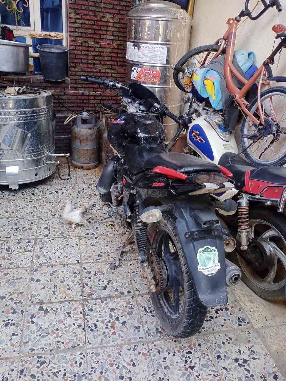 السلام عليكم
دراجه لبيع متروكه شغاله مكينه نضيفه بيه صوت جواكيك
كهرابايات شغاله نكره سلف مكاني شهداء العبيدي
***********
