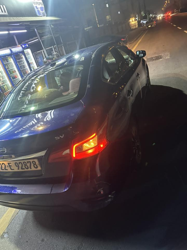 سنترا موديل ٢٠١٧ فئه sv                                موصفاتها : بصمه                                                       تحكم بلمري / نظام Eco / تحكم بلسترين / دوشمه كامله جلد احمر / مبدل وياله مال sr /
گير ومحرك وتبريد مكفولات 
سياره رقم اربيل ب اسمي ثاني يوم احولك
سياره حادثها خلفي مثل ما موضح بلسونار وصور الحادث ايضا هم مرفقه (البچم كبس)

اكو طختين خفيفات مال دراجه بلخلف موجوده بلصور ممعدلهن 
سعر ١١٥ وبيها مجال بسيط❤️


**إذا كنت صاحب هذا الإعلان وتريد حذفه لأي سبب، رجاءا أرسل رسالة إلى الدعم الفني**