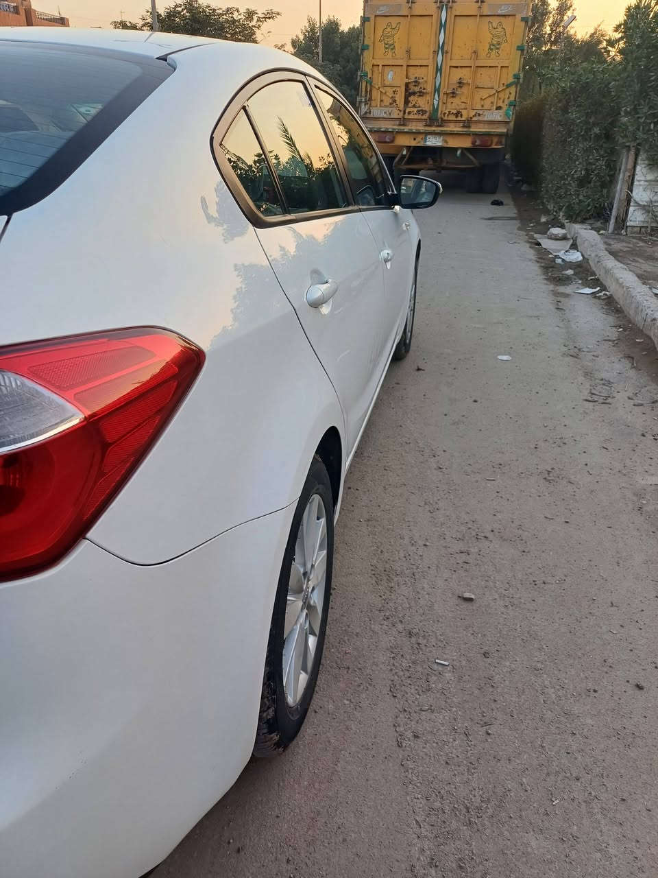 سيراتو ٢٠١٥ خليجي جاملغ خلفي أيسر  رش ماشيه ١٧٠ كيلو تحويل او كاله مكاني بغداد    ***********
