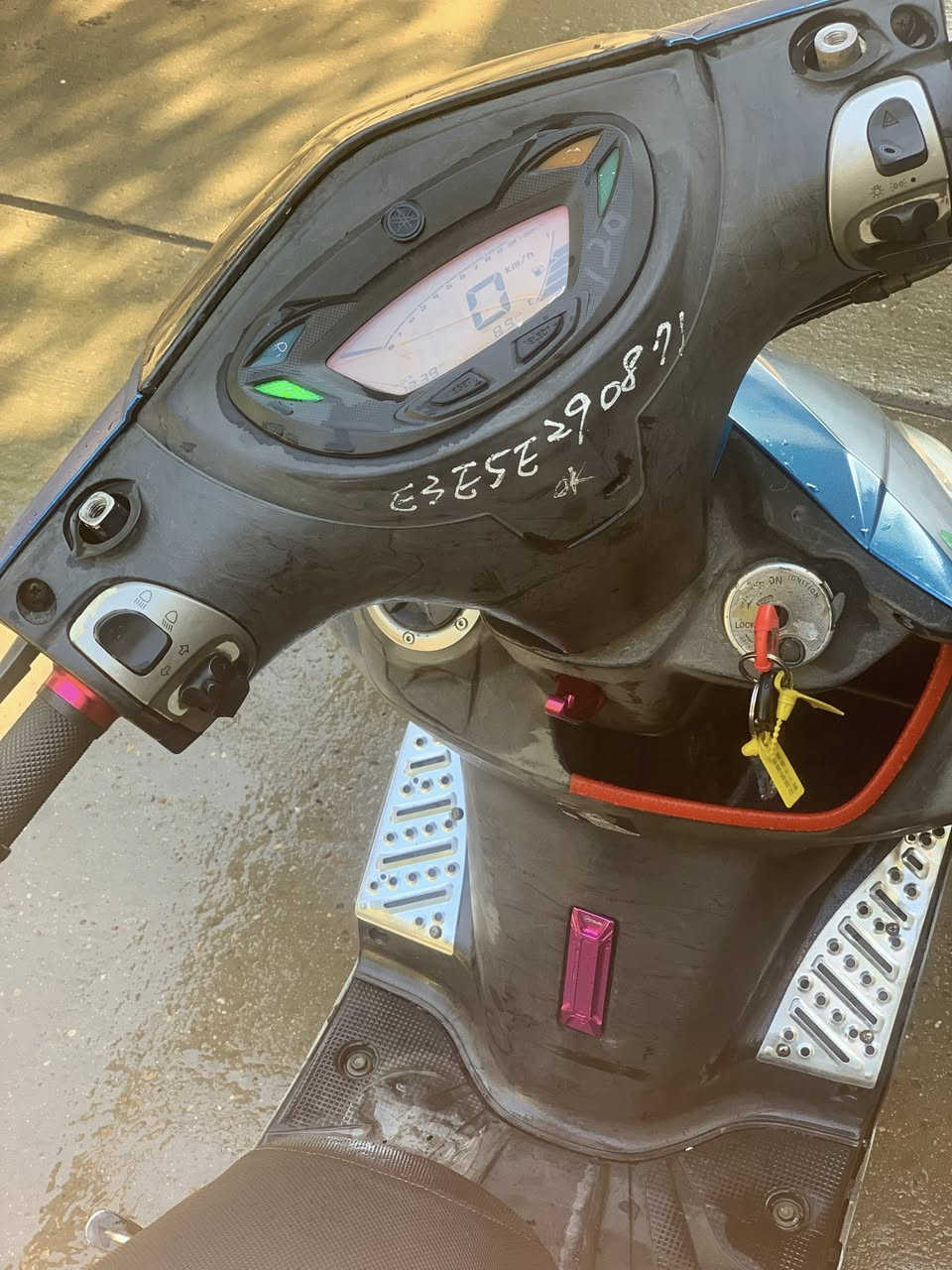 لي على محمد وآل محمد دراجة جيتي آر دراجة ما مفتوحةدراجة بيهة تزويد صلنصة وة قيق فلوين وة يدات تجوة دراجة ملحة دراجة نزل خرسة تخبل كهربائيات شغالة كلهة سعر 1100 وة بيهة مجال رقم الهاف *********** بغداد شلعه ومعدل تخبل تاخذها و تدعيلي
