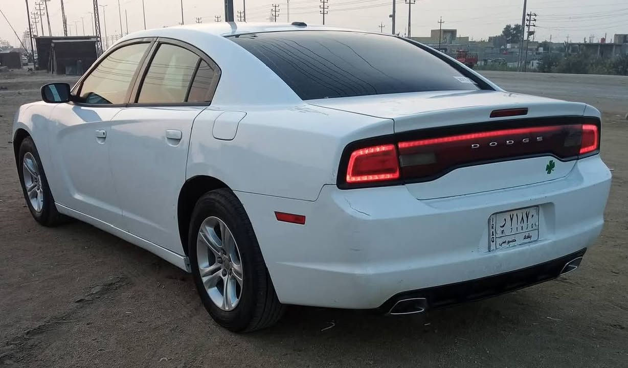 جارجر موديل 12 مصبوغه عام ظربه خفيفه بالمقدمه فقط وسونار موجود بالمنشور موجوده بالعماره رقم بغداد شرط التحويل ***********
