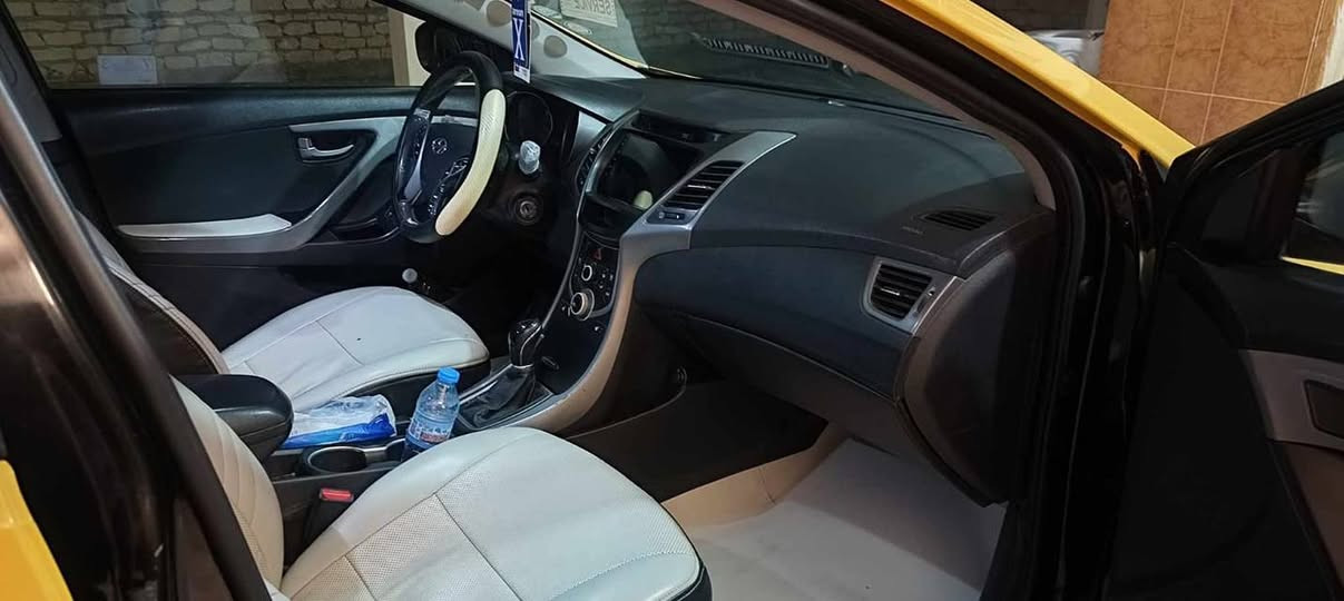 سلام عليكم النترا 2015  وارد امريكي رقم بغداد الانكليزي مصفره ه حادث  جاملغ امبدل بلاد  والسونار موجود   محرك 1800
 GDI  الموصفات سلايت  تحكم تغليف كشن الارضية السياره جاهزه مابيهه اي نقص  السعر105 وبيهة مجال للشراي  مكاني بغداد ابو اغريب  ***********
