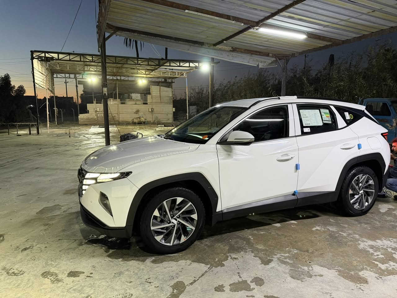 السلام عليكم ورحمة الله وبركاته 
للبيع توكسان 2023 خليجي وكاله الاولى ضمان
رقم بغداد بأسمي 
فول بدون بنراما 
مكفوله كفاله عامه فقط بي دي ار يم العلامه مال الجنطه مقدار شبر متشوفه ابد 
السياره كارتون وجديده شرط الفحص 
داخل ابيض
ايباد 
اوتو هولد
سايد بريك دكمه
مود درايف 
حساس امامي 
حساس خلفي
كامره متحركه
مانع انزلاق
نظام المنحدرات
فول تحكمات
بردات خلفيه 
مكينه 2000 
تشغيل عن بعد 
بصمات 2 
5 وليل كب
لايت متحرك 
مقاعد امياميه كهرباء 
تبريد خلفي 
بقية المواصفات المعروفه 
السياره جديده واحلى من الصور 
نايلون الشركه بيه 
الاسبير والعده بعدهم ع الزيرو 
السعر 215 بيه شي بسيط 
مكان السياره بالحله 
للاتصال ***********
