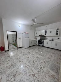 دار للبيع • ١٦٠م • حواس