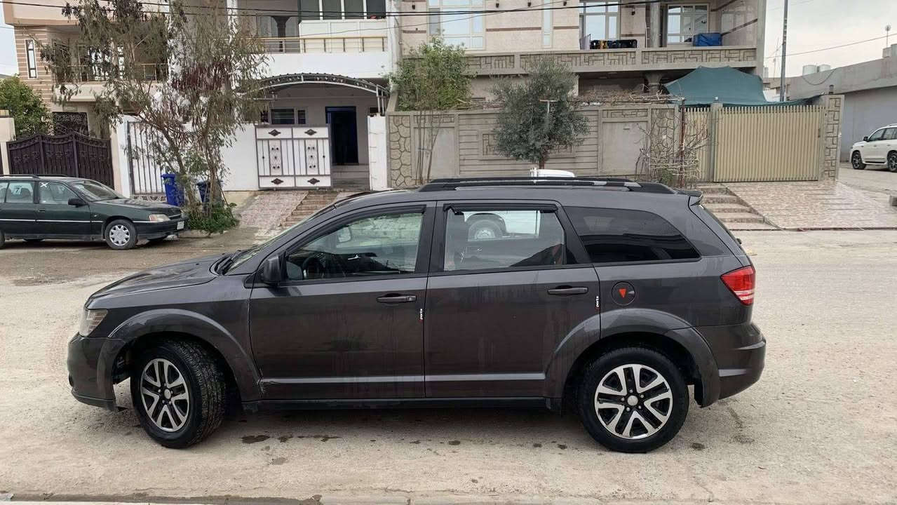 دوج جورني موديل 2017 رقم و سنويه جديد بسمي وكالة او تحويله ثاني يوم بيها قطعتين بونيد وجامرلغ سيارة حلو مال بيت. ***********. *********** كركوك, العراق
