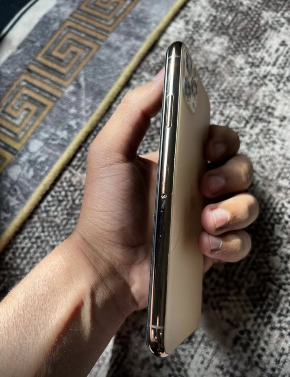 سلام عليكم 
ايفون ١١ برو ماكس 
جهاز نضيف زلغ ما بيه 
امبدل شاشه فقط الاصليه (٣خيارات )
فيس ايدي (واگف )
ذاكره ٦٤.  بطاريه ٧٦
     سعره 270 وبيه مجال


**إذا كنت صاحب هذا الإعلان وتريد حذفه لأي سبب، رجاءا أرسل رسالة إلى الدعم الفني**