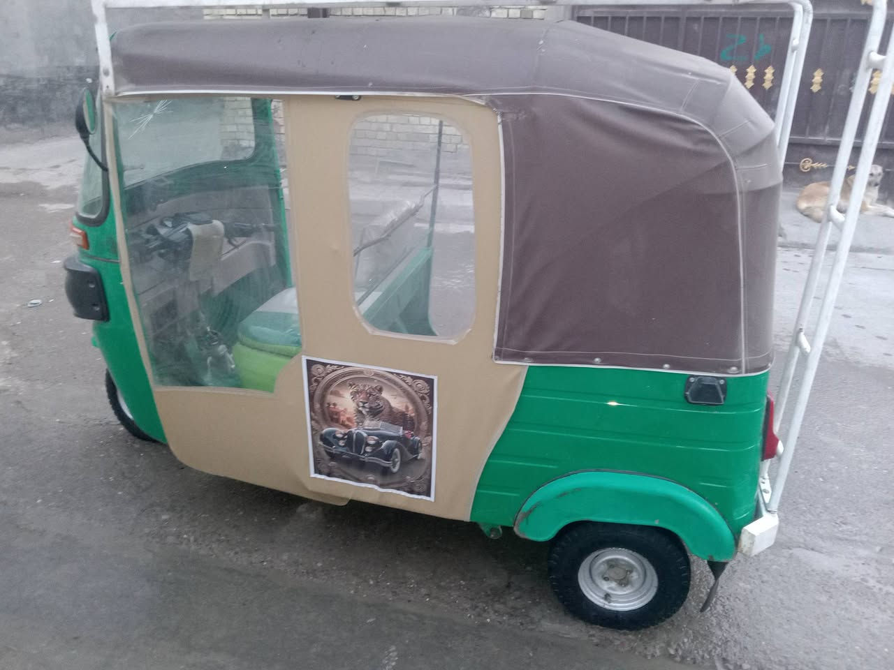 السلام عليكم تكك  موديل 20 للبيع مكفوله كفاله عامه هاذ الرقم ***********
