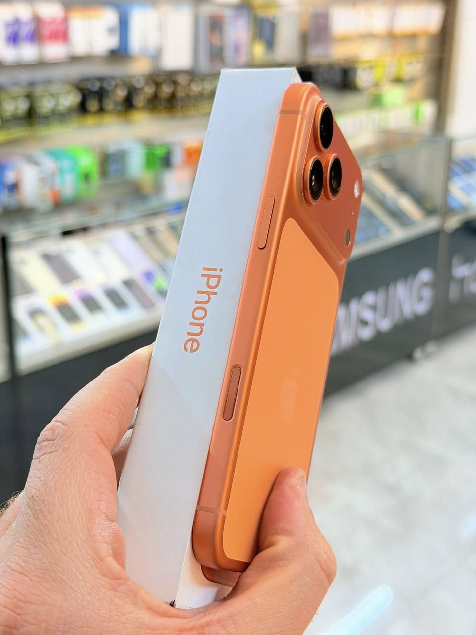 ✅  متوفر بيع بلنقد ولاقساط ✅
ايفون 17 برو ماكس ماستر الوجبه الوله النادر ذاكره 256 بطاريه 100 نضافه 100‎%‎ زلغ مابي هو والجديد سوه نموذج M لونه المميز كامل ملحقاته وبلحاسبه كله نورمال وتر بروف يعني كلشي ممبدل بي وبي وتأخذه ضمان وصل 5 ايام اي مشكله او عطل يستبدل فورا ومتوفر اقساط على مصرف الرافدين ❤️
السعر مليونين 150 الف قفله
العنوان بغداد البياع شارع 20 مقابيل علي العناب او الشيف السوري مركز الهاتف لاصلي 
📞📞***********
📞📞***********
