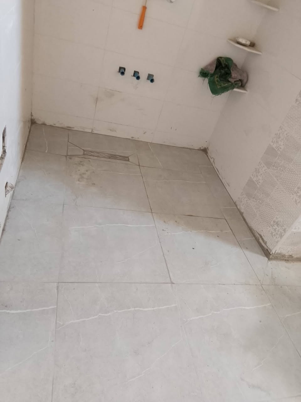 خلفه سراميك متفرغ حاليا هذا شغلي ومن الله التوفيق للاستفسار على هذا الرقم او على الخاص ***********
