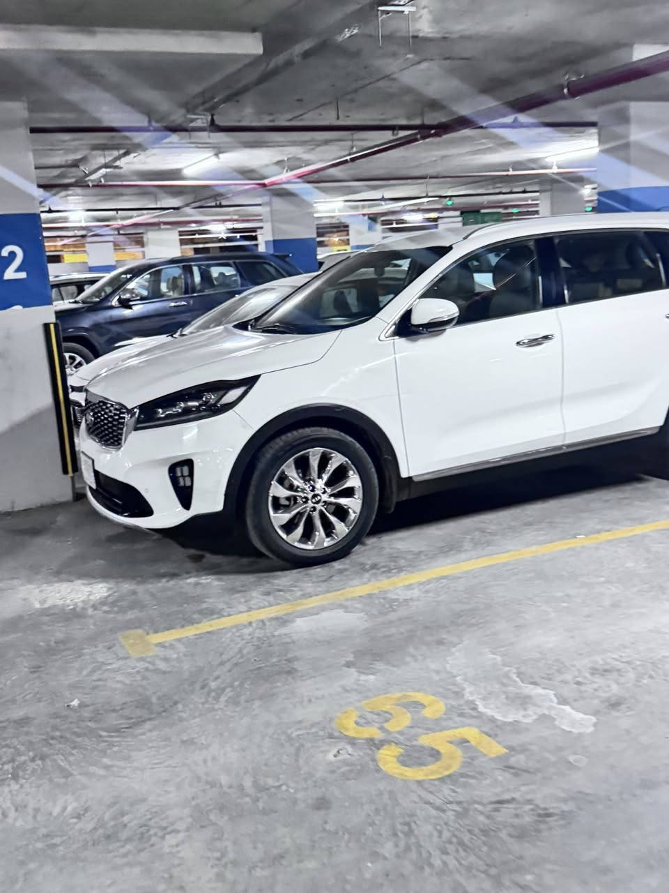 سلام عليكم سورنتو 18 شكل ال 20 للبيع مواصفات معروفة ماشية 148وقابل للزيادة 
تخم تاير جديد محرك بلادي مامفتوح سيارة مامفتوح بيهة شي بسمي سنوية الى 28 الشراي يتصل سونار موجود بيهة بس بارد بدون قطرة صبغ 
هاذ رقمي ***********سعر 245وبيهة مجال بيع فقط بدون مراوس مكاني بغداد
