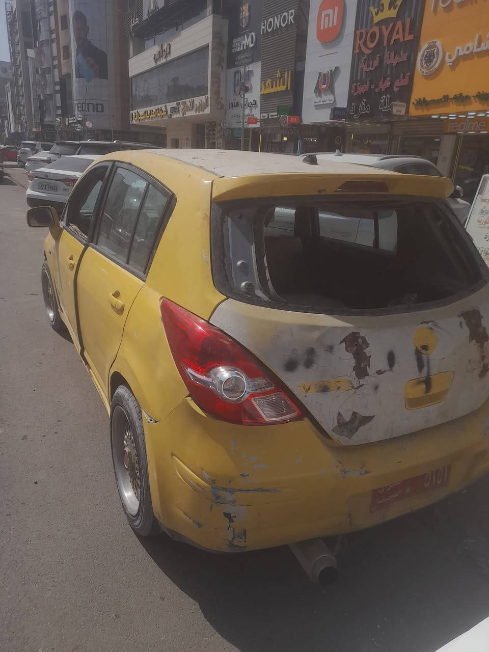 سلام عليكم نيسان فيرسه مديل 2007 وارد أمريكي  سعر 27  ورقه ***********
