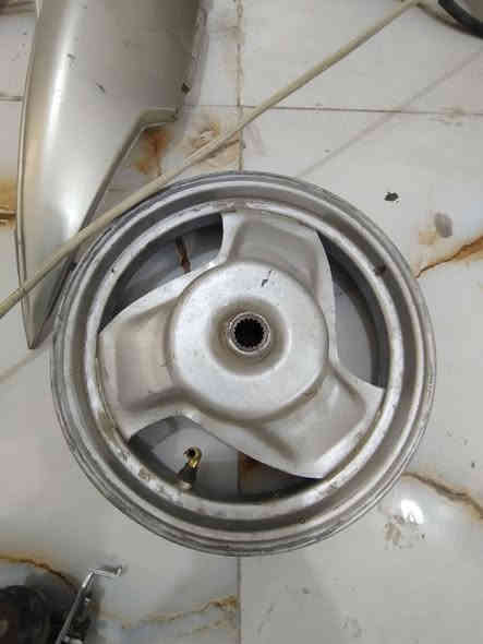 غراض ماكس قيمه وخذ 
كفرات ماكس منغولي فقط الجاملغ بي كسر بصيط 
ويل خلفي اصلي مال ماكس 
كابريته اصلي وتجاري 
مكاني ديوانية مركز رقم التلفون ***********
