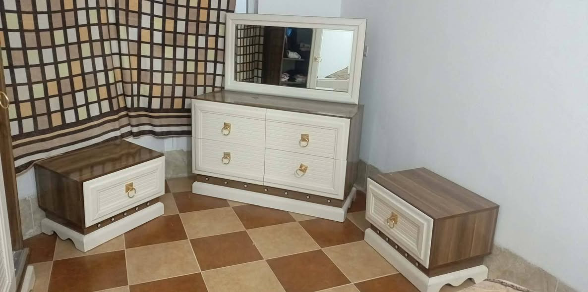 سيستم كامل ٥قطع تركي 
السعر ٣٠٠ الف 
*********** 
هفالان
