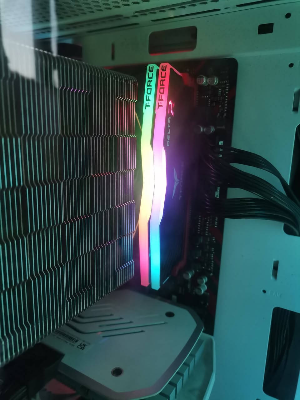 کیس للبیع سعره ٦٦٥ دولار

المواصفات:

CPU: AMD Ryzen 5 5500 (6 Cores / 12 Threads)

GPU: Zotec RTX 4060 8GB GDDR6

Motherboard: GIGABYTE B450M K 

RAM: 16GB (2 x 8GB) TeamGroup Delta RGB DDR4 3600MHz

Storage: 1TB Lexar NM620 NVMe M.2 SSD (Gen3 x4)

CPU Cooler: DEEPCOOL AK620 High-Performance Air Cooler

PSU: Segotep 650W 80+ Gold Certified


**إذا كنت صاحب هذا الإعلان وتريد حذفه لأي سبب، رجاءا أرسل رسالة إلى الدعم الفني**