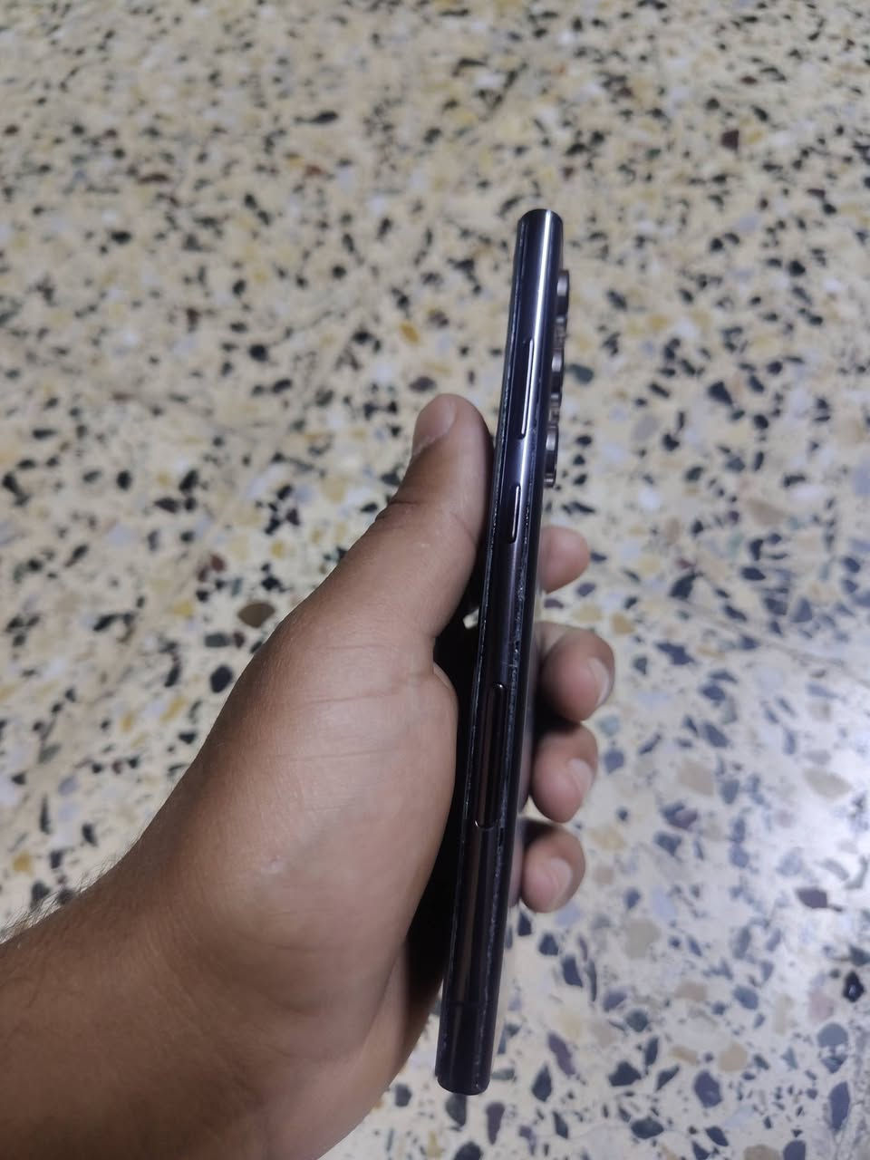 اس 22 التره 
ذكره256 رام12 
 مبدل شاشه عادي بي فطر بل كلصه 
سيم مايشتغل +كاميرا اماميه بيه شوي وسخ
سعره 310  /    ***********
