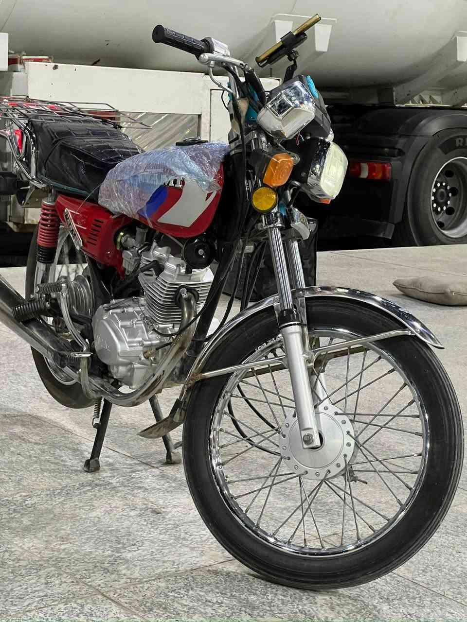 السلام عليكم دراجه للبيع موديل 23 عراق وسوري مقفوله الدراجه كفاله عامه عنواني اسكندريه مجمع الطين السعر 650 وبيها مجال اللي يحب يتصل متواجد على الخط اتصل على الواتساب 24 ساعه ***********
