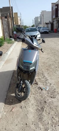 موطور شحن للبيع سعره 400 رقمي 07877090672 ولخاص مفتوح