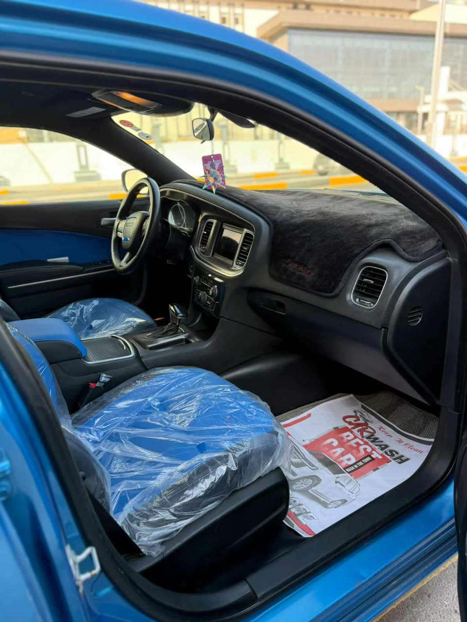 السلام عليكم 
جارجر 19 كندي رقم اربيل جديد وهزه جديده كفاله عامه من التبديل والصبغ. فقط بارد قليل باب وبندي ورصعات 2 شوف العين السياره جديده بمعنى الكلمه حداديه وتايرات مال جناي 
السعر 225 وبي مجال قليل
    ***********   غير متواجد ع نت البصرة, العراق
