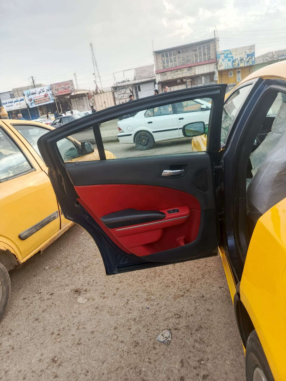 السلام عليكم السيارة للبيع جارجر ٢٠١٣ مكينه وكير ٣٦٠٠ تكسي رقم انبار راعيه بغداد وهيئة ومرور علينا رقمي ‭٠٧٧١ ١١٦ ٦٣٣٤‬ مكاني بالعمارة
