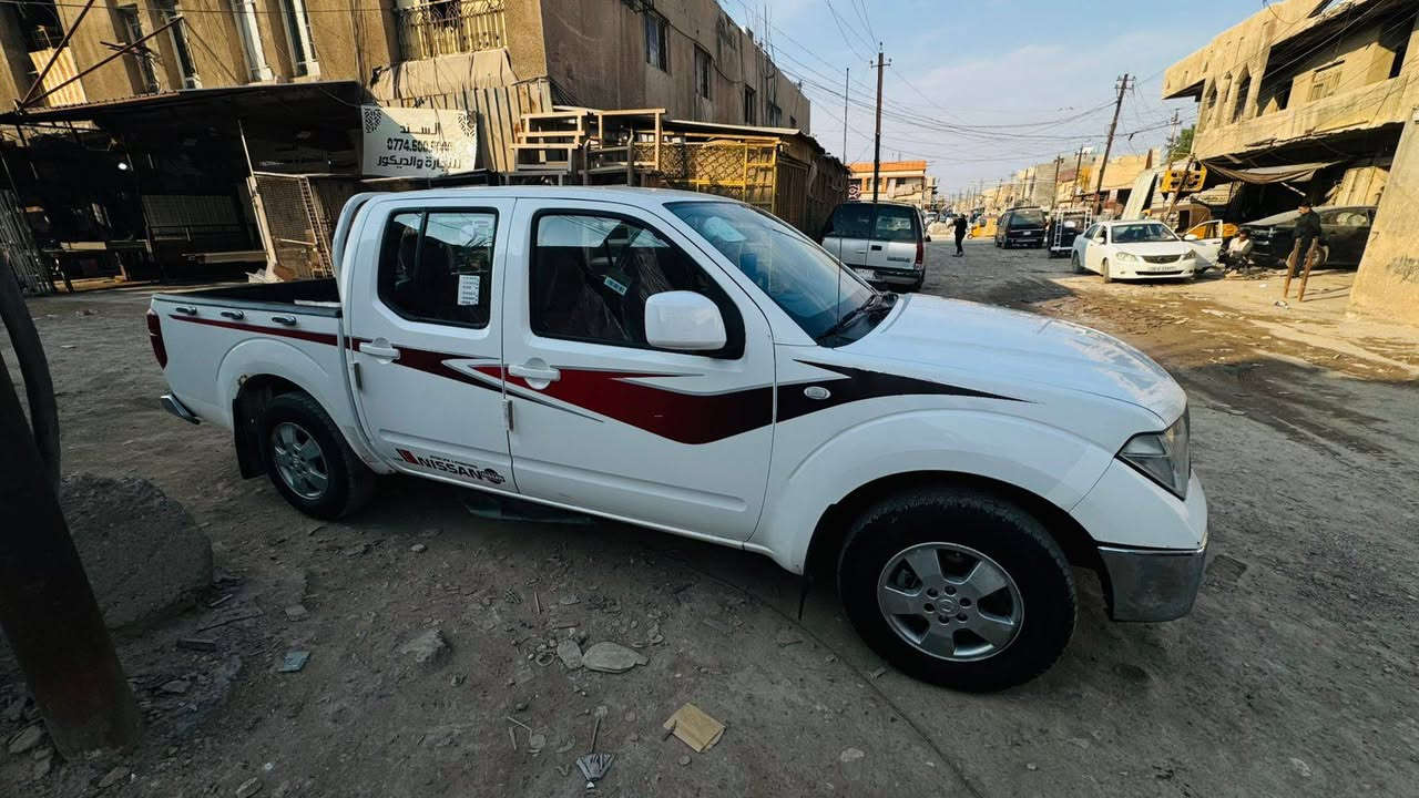 نيفاره موديل 2013  شمالي سنويه 2030 سياره مكينه حاويه  جديده مكفولة بس بارد بيه قليل السياره جاهزه مال بيت الواقع احله من الصور تخم تاير صدر جديد مذب عليه المكان لامين الثانيه قرب اسواق بيت بنيه صاحب اتصل لحد يراسل خاص 
*********** حيدر السعر  135 وبيه مجال بسيط
