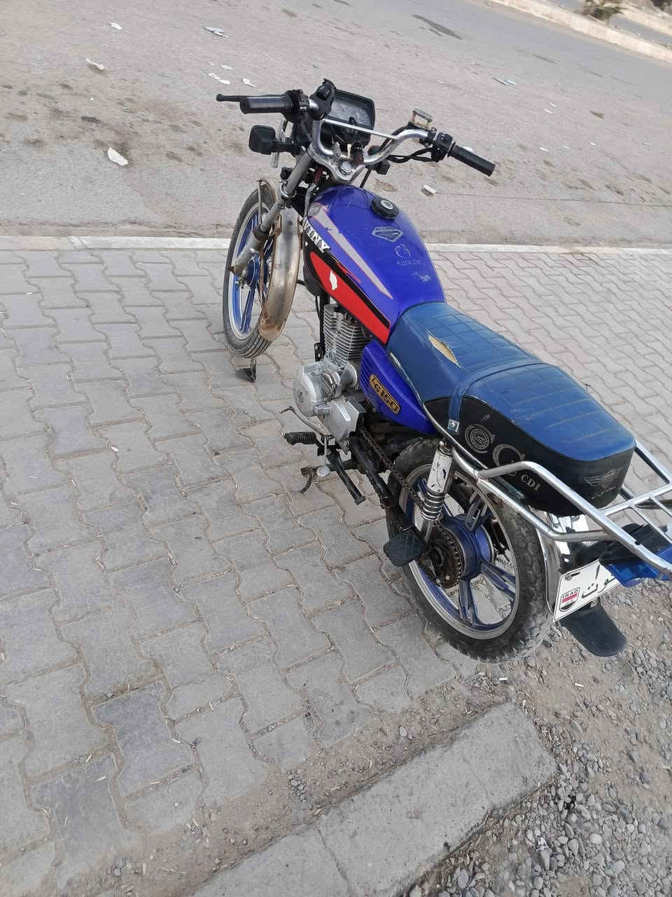 سلام عليكم سيفان للبيع مديل21مكان ديالى دلي عباس السعر 300رقم ***********
