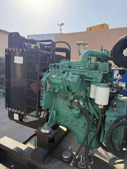 كمنز 4سلندر كيفي 40توليد ايطالي اصلي پمب کهرابی مودیل2014 ساعات27مشتغل زیرو***********. ***********
