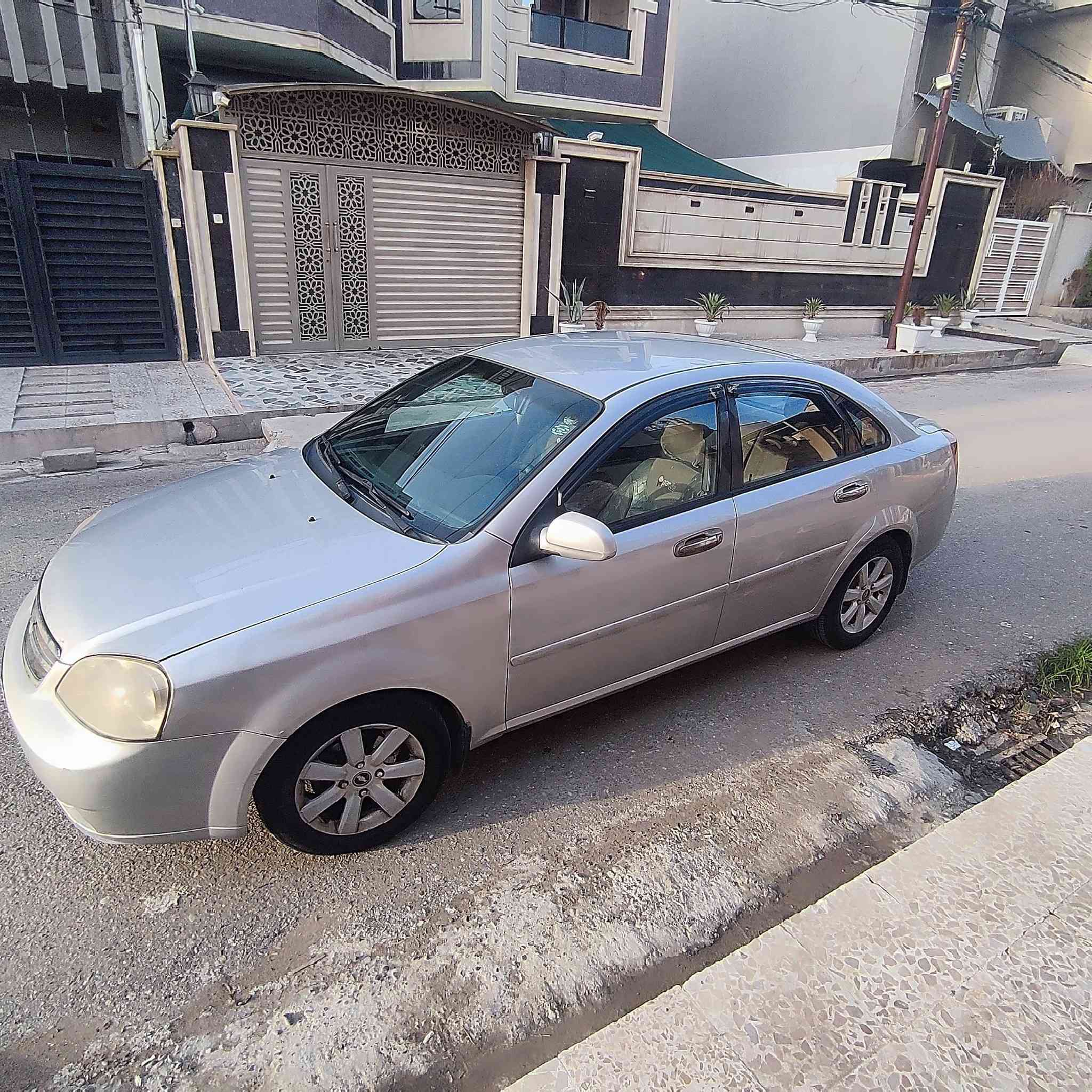 سيارة اوبترا للبيع موديل 2009 تبريد شغال ثلج و محرك گير كهربائيات كلا شغال قطعتين صبغ وسنوية ماساقطة ويل كب السعر 78 $ المكان الموصل للتواصل الاتصال على الارقام التالية ***********  *********** 
ا
