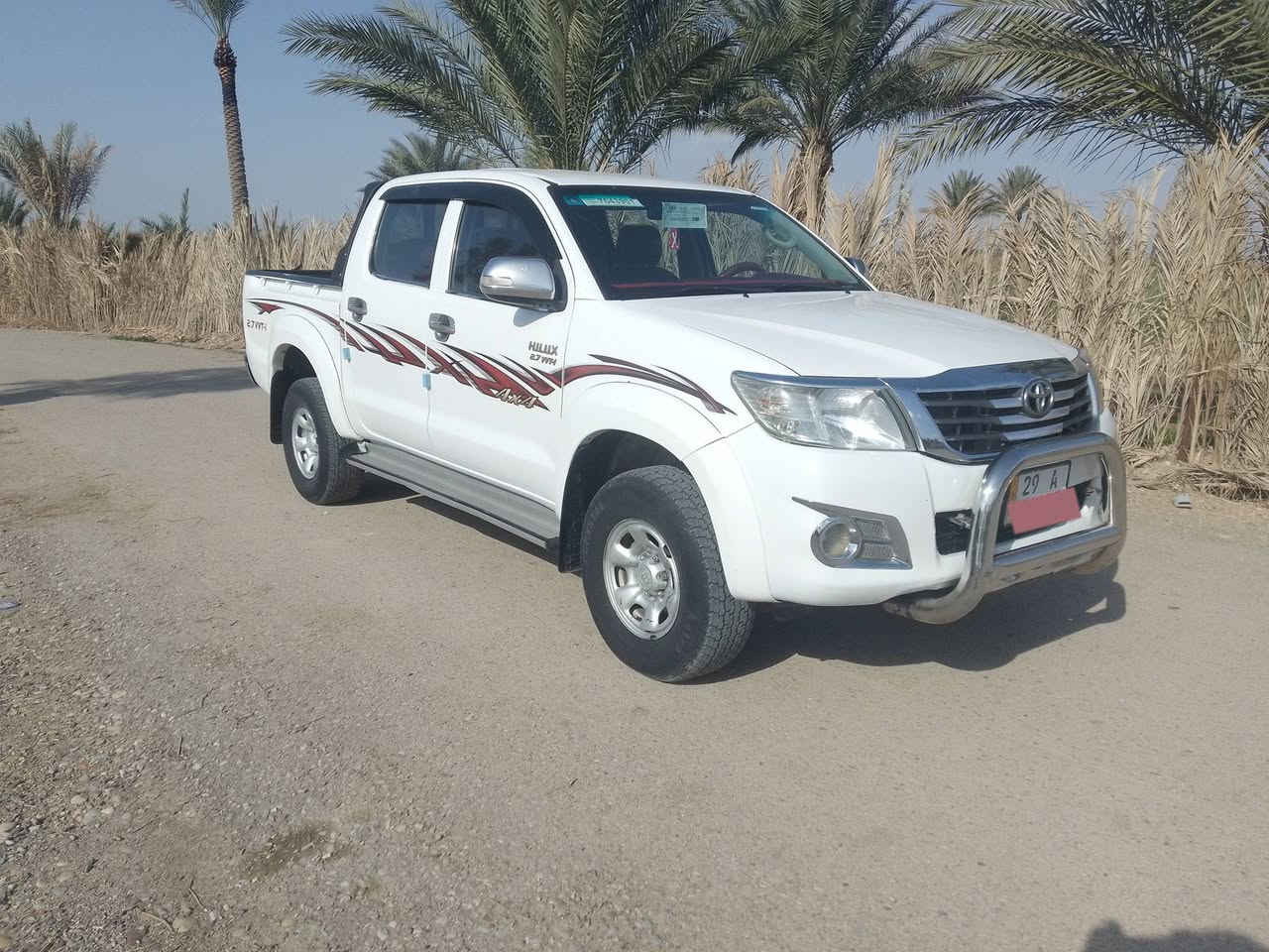 السلام عليكم تويوتا هايلوكس موديل 2014 رقم واسط انكليزي تحويل مباشر مكفولة كفاله عامه كير محرك على وضع الشركه مكان السياره واسط الكوت الاستفسار 
***********
