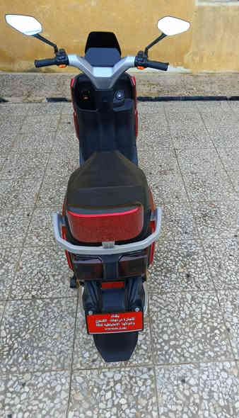 السلام عليكم دراجه شحن للبيع
سويج عدد 2
بصمه عدد 2 
6بطاريات 
اشاير يمين ويسار 
دبل اشاره 
لايت عالي وناصي 
نضام R بگ 
دراجه جديده ونظيفه 
بيه فقط بطاريه وحده واكفه يرادله تبديل والباقي كلشي جديد 
سعر 750وبيه مجال
للاستفسار ***********فقط واتساب 
مكان بغداد مدينة الصدر
