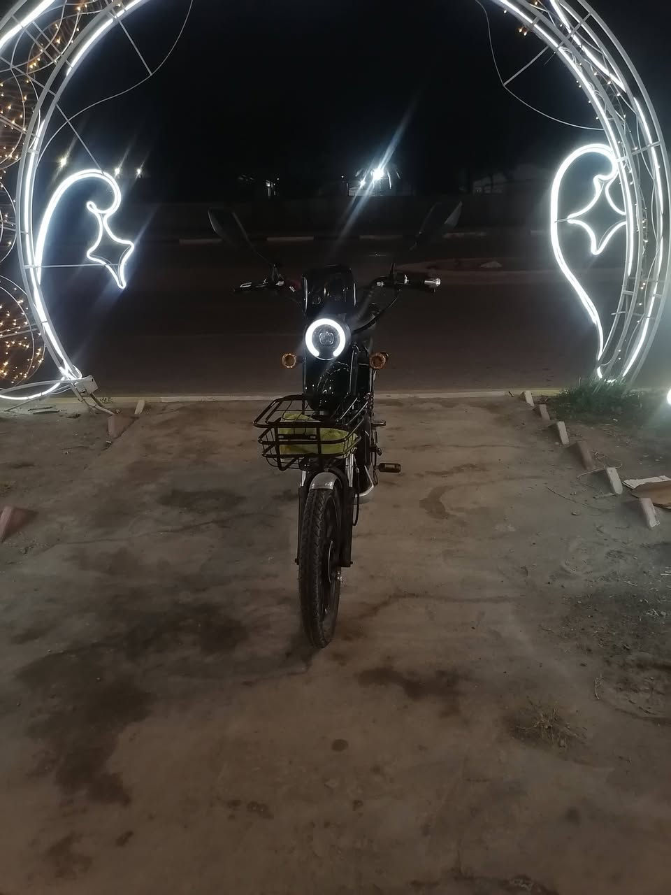 سلام عليكم
باسكل شحن للبيع

4بطاري

عقل مابيه اي ظرر زاءد بطاريات نضيفه 

3سرع
السعر 325وبي مجال بسط

او

علاهاذه الرقم

***********
