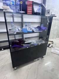٤ رفوف • ميز جام • موصل