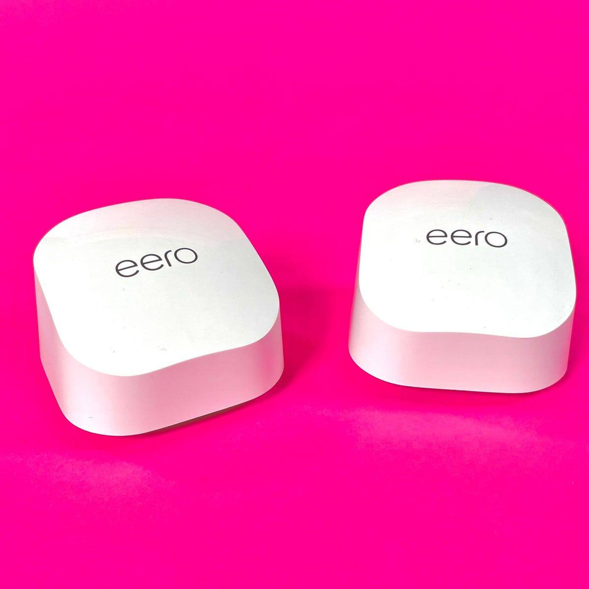 +eero 6  قطعتين  جديدة سعرها ١٢٠ الف💢
 نظام راوتر شبكي (Mesh WiFi 6) مصمم لتوفير سرعات جيجابت (حتى 1 جيجابت/ثانية) وتغطية واسعة للمنازل تصل إلى 140 متراً مربعاً للجهاز الواحد، مما يلغي المناطق الميتة. يتميز بتقنية TrueMesh، دعم قنوات 160 ميجاهرتز


**إذا كنت صاحب هذا الإعلان وتريد حذفه لأي سبب، رجاءا أرسل رسالة إلى الدعم الفني**