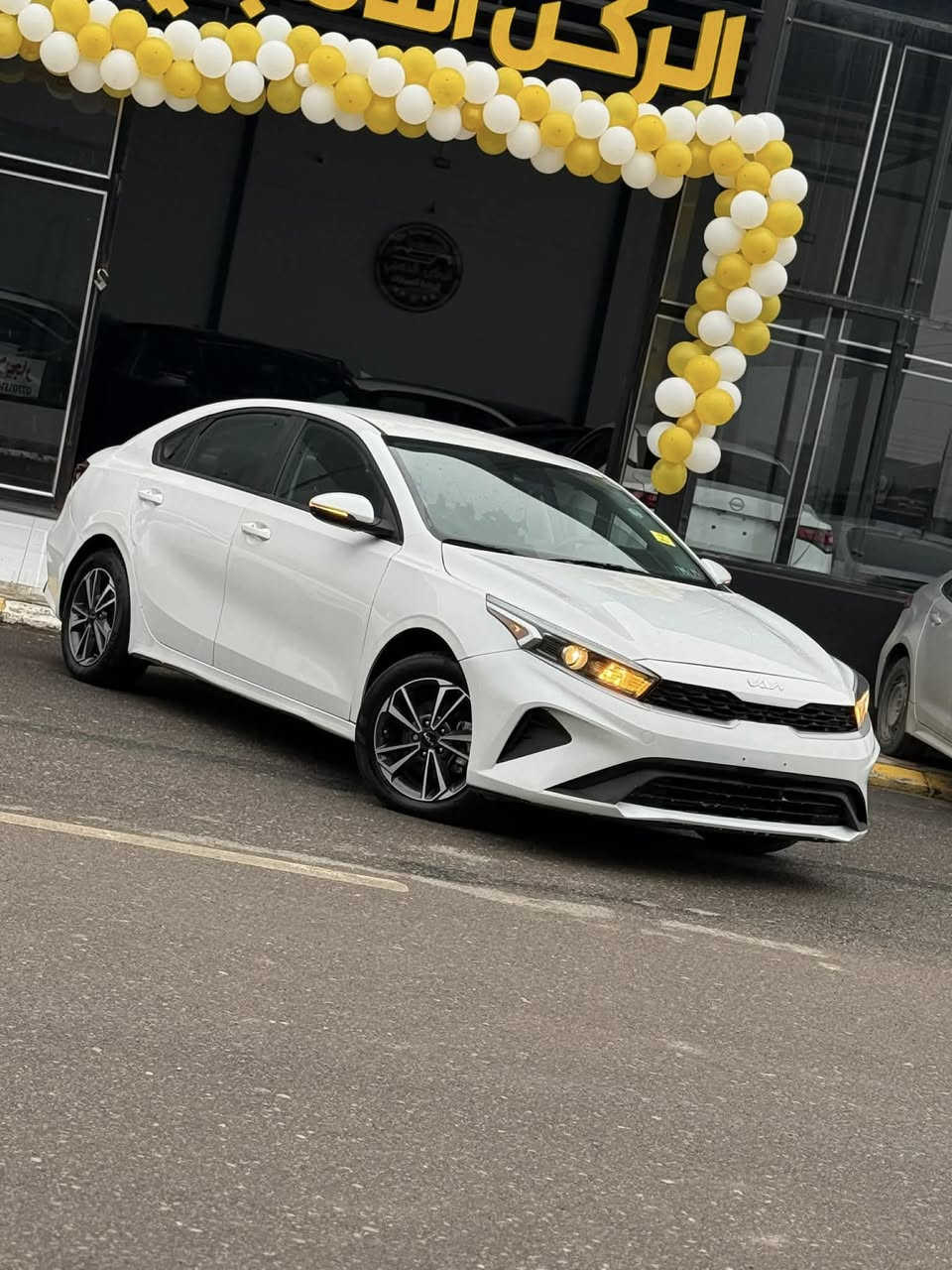 السلام عليكم
للبيع 
السعر 128 وبيها مجال 
فورتي مديل 24 
سياره كاتي تترقم اربيل دهوك سليمانيه 
موصفات نص فول 
ماشيه 37 ميل
مكينه 20 دوش
ضرر خمس قطع دواخل مابيه يربك ستيرن بس
مكان السياره الايسر معارض الجديده 
معرض ركن الذهبي 
***********
***********
