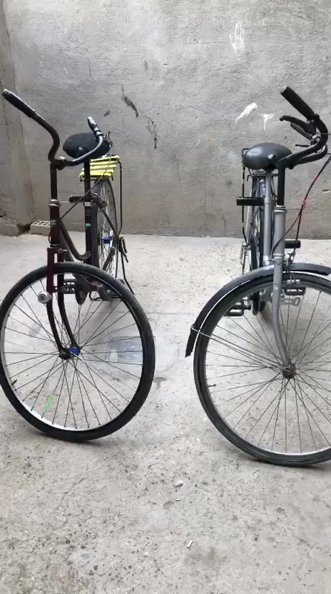 3 باسكلات للبيع
ماروني و رصاصي و برتقالي 
سعر الواحد 70 وبي مجال والبرتقالي 60 وبي مجال
مكاني زعفرانية للمعلومة الرصاصي مصبوغ
*********** متواجد فقط واتساب وخاص موجود
