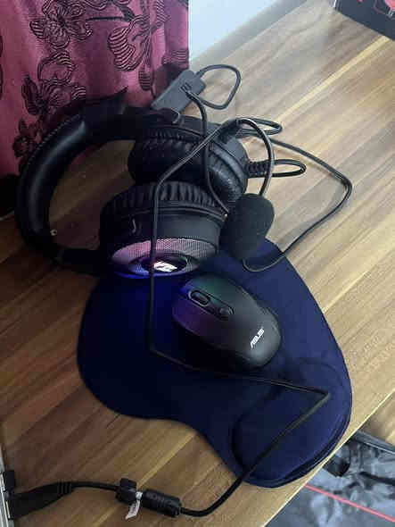 سلام عليكم 
لابتوب hp الجيل 11 للبيع مكان كركوك حي عسكري 
لابتوب مابيها اي نقص واي شخط مابيها 
انطيها الك شرط 
يجي وياها سماعه اصليه 
وماوس 
وجنطه 
وشاحنه بلاديه 
مستعلمه اقل الاسبوعين 
سعر 460 
***********
