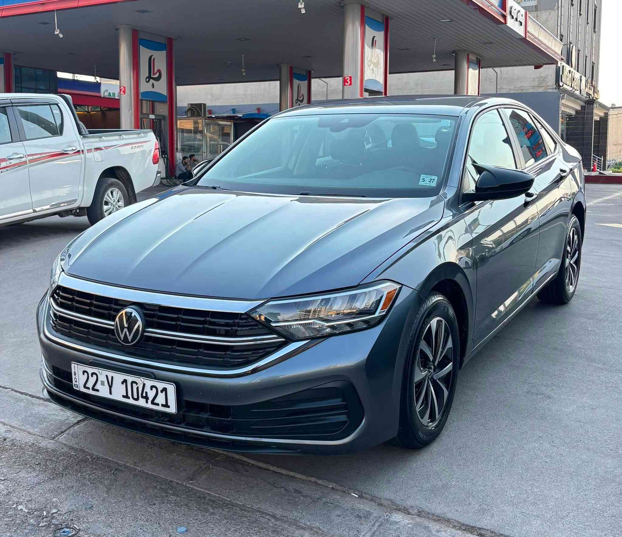 jetta 2022
جیتا مۆدیل ٢٠٢٢
٥٣ میل رۆشتووە
گێچ ئەلیکترۆنی 
شاشە ایپاد
ئاوێنە رادەر 
برێک بەسمە 
دوگمەی یئکۆ 
دەعمی زۆر زۆر خەفیفە
ایرباگ تەنها شانی تەقیوە
پشت و پێشی بە شەرتی ئەوەی بورغی با نەدرابی
سیارەکە قەپ و قۆپی نیە لە هەموو شوێنی زۆر خاوێن و رێکە 
٤ تایی لۆکی لەسەر تاخم پلاک و نۆزل هەموو بیلادی شەریکەی خۆی ئەلمانی لەسەر 
تەنها ٤ پارچەی کلێری هەیە ئەمریکا 
شخت بووە بۆیاخ کراوە لە ئەمریکا وەکو لە شانسیش دیارە سەیارەکە زەربەی نیە
بە ناو خۆمە ..
داوەی ١٢٣ وەرەقە دەکەم معامەلێکی برایانەی تێدایە
***********
تەنها موشتەری تەلەفۆن کات
3VWCM7BU2NM015613
