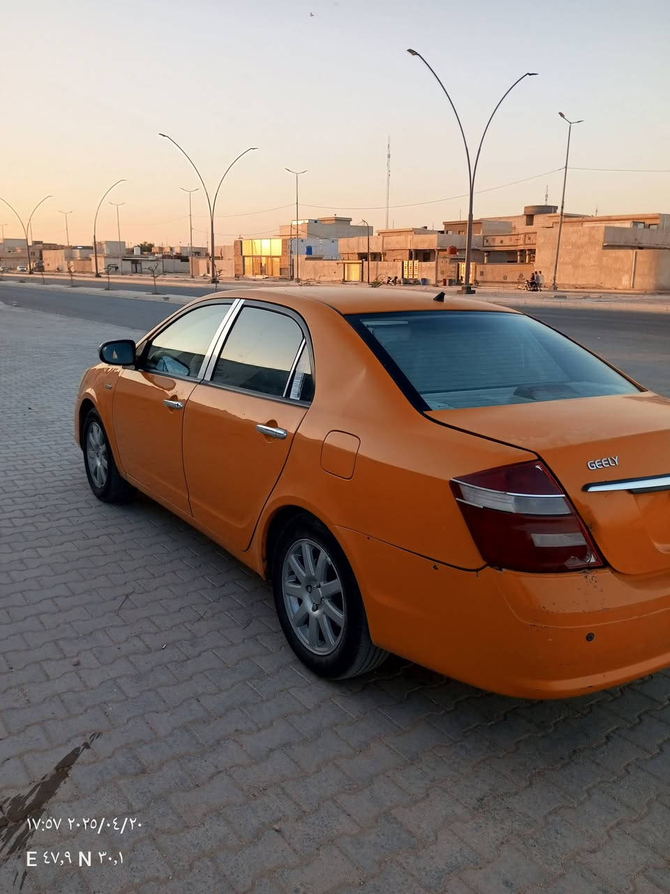 السلام عليكم سياره جيلي موبل موديل 2014 مكينه امحوره كورله بيكاجو تبريد تدفئه شغالات السعر 45 
***********
