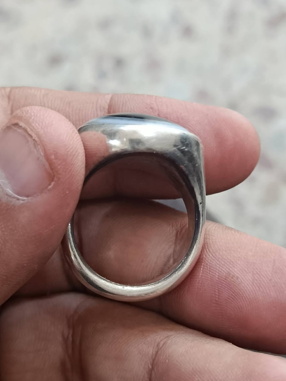 جزع بقري درجه اوله زيتي
صياغه مله صادق  
قياس 23 /24
السعر 250 الف  
***********
الامين الثانيه
