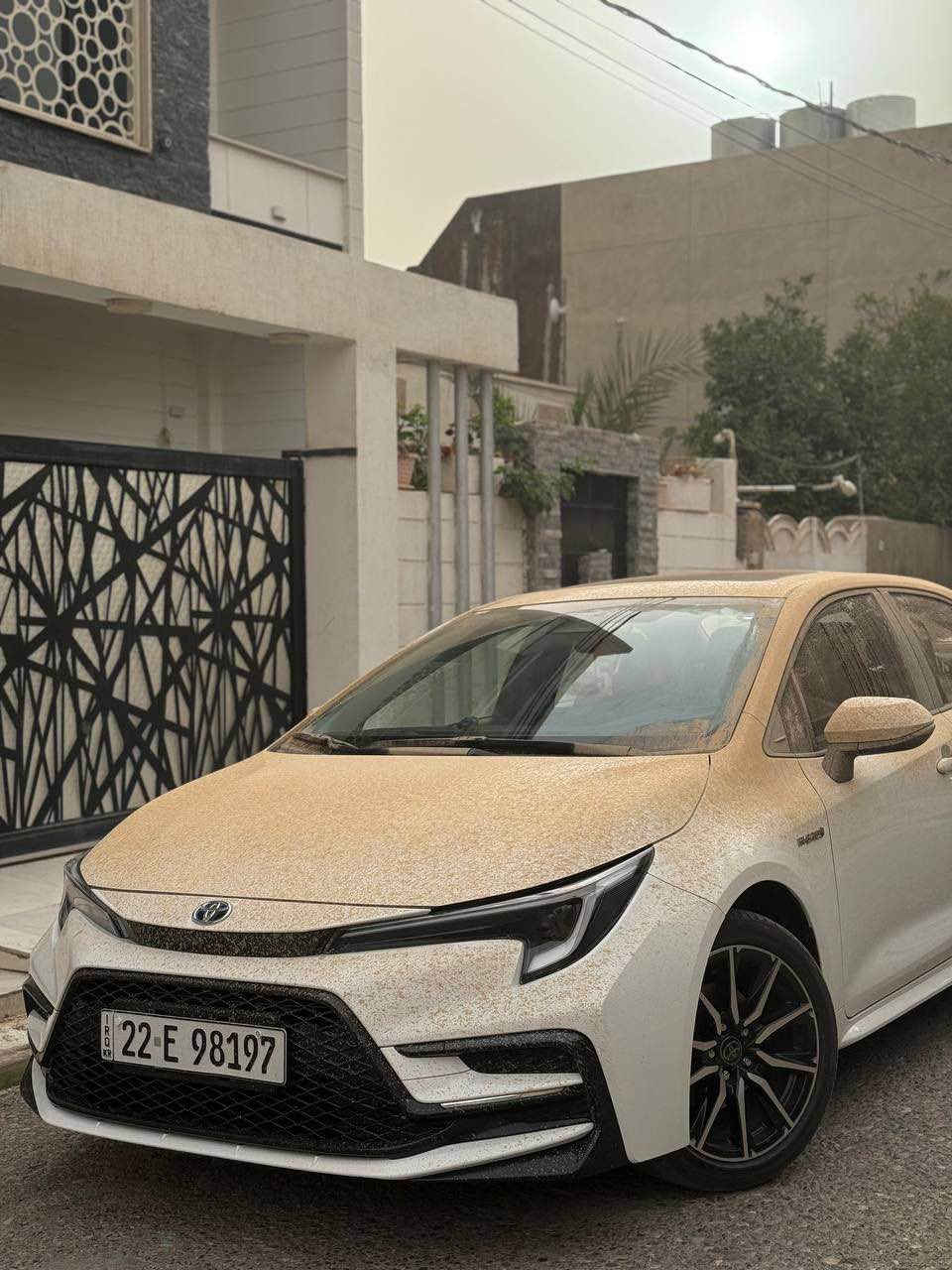 سيارة كامل جديده وكلين تايتل رقم اربيل وكماليات كامله عليها ماشيه ٦٥ الف
*********** كركوك, العراق
